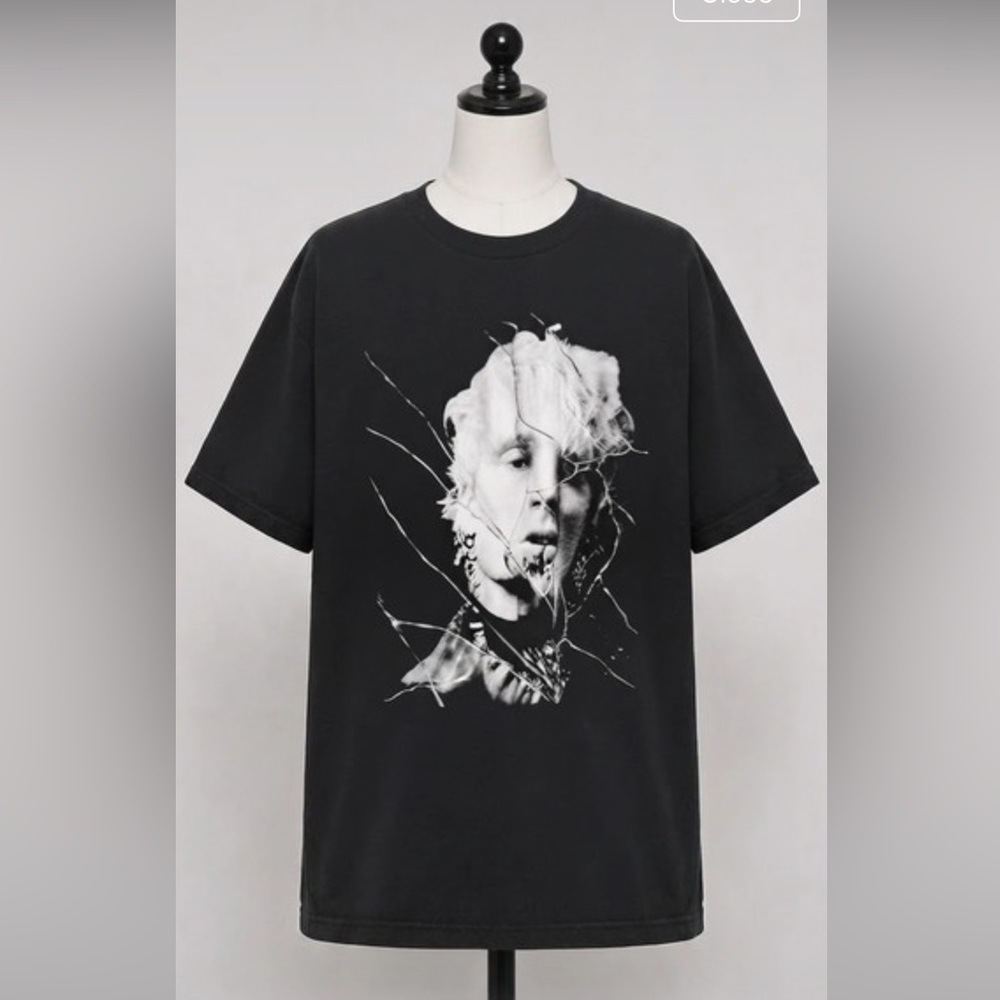 MGK Mainstream Sellout "Cracked
Portrait" tee sz small